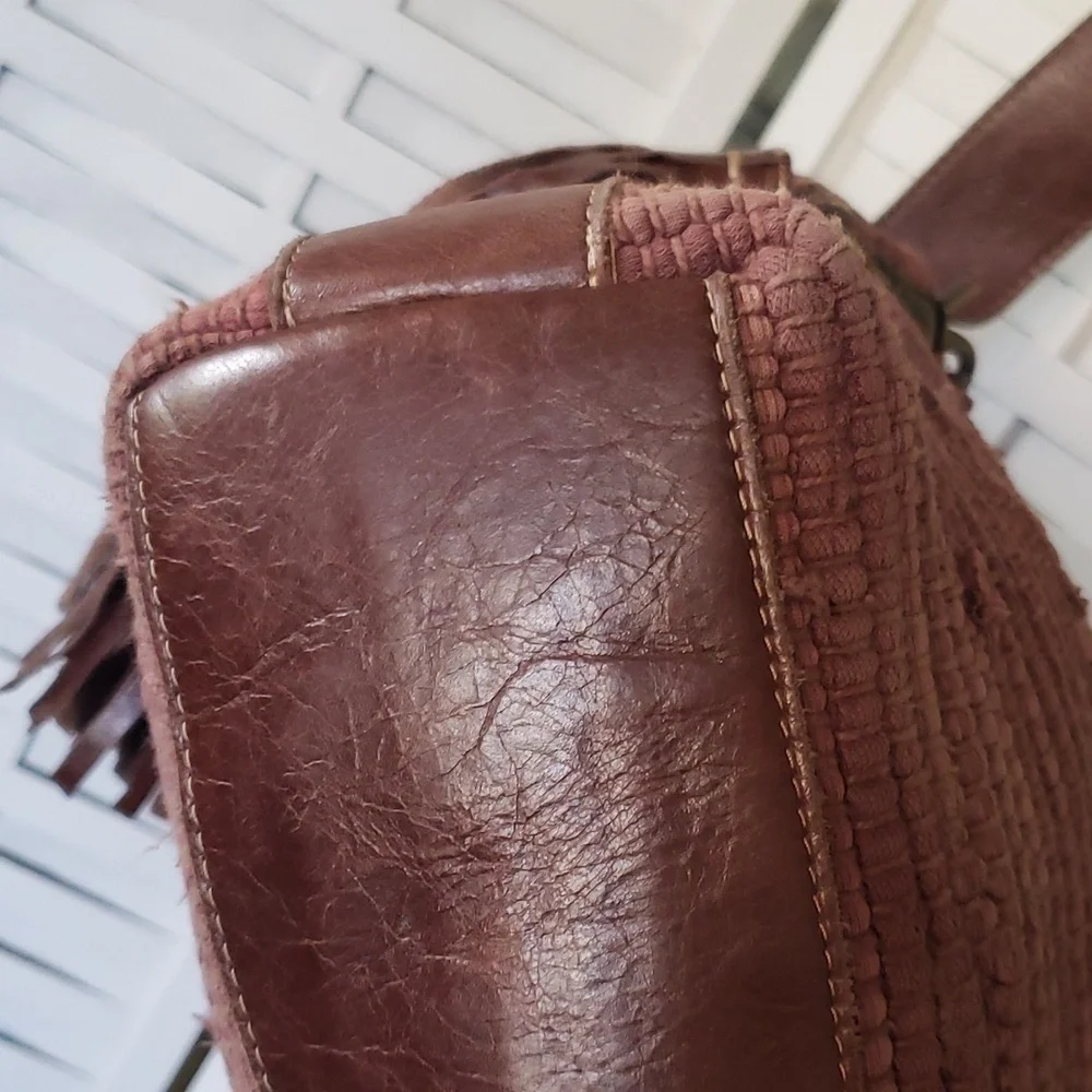 Threads of Evolution Malibu Hobo brown shoulder Chindi rug bag